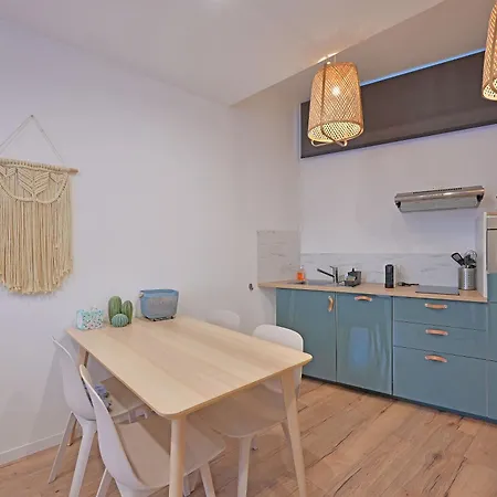 Andrea - Proche Theatres Et Place Des Corps Saints - Wifi Apartment *