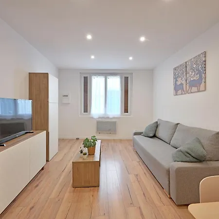 Apartment Andrea - Proche Theatres Et Place Des Corps Saints - Wifi *